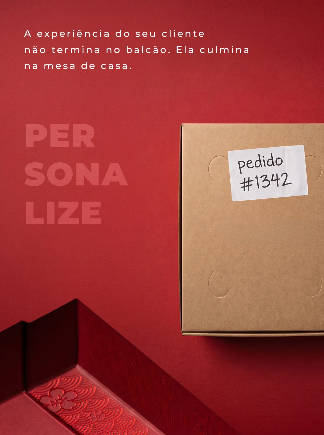 Caixa kraft genérica com etiqueta de pedido, título “Personalize”.
