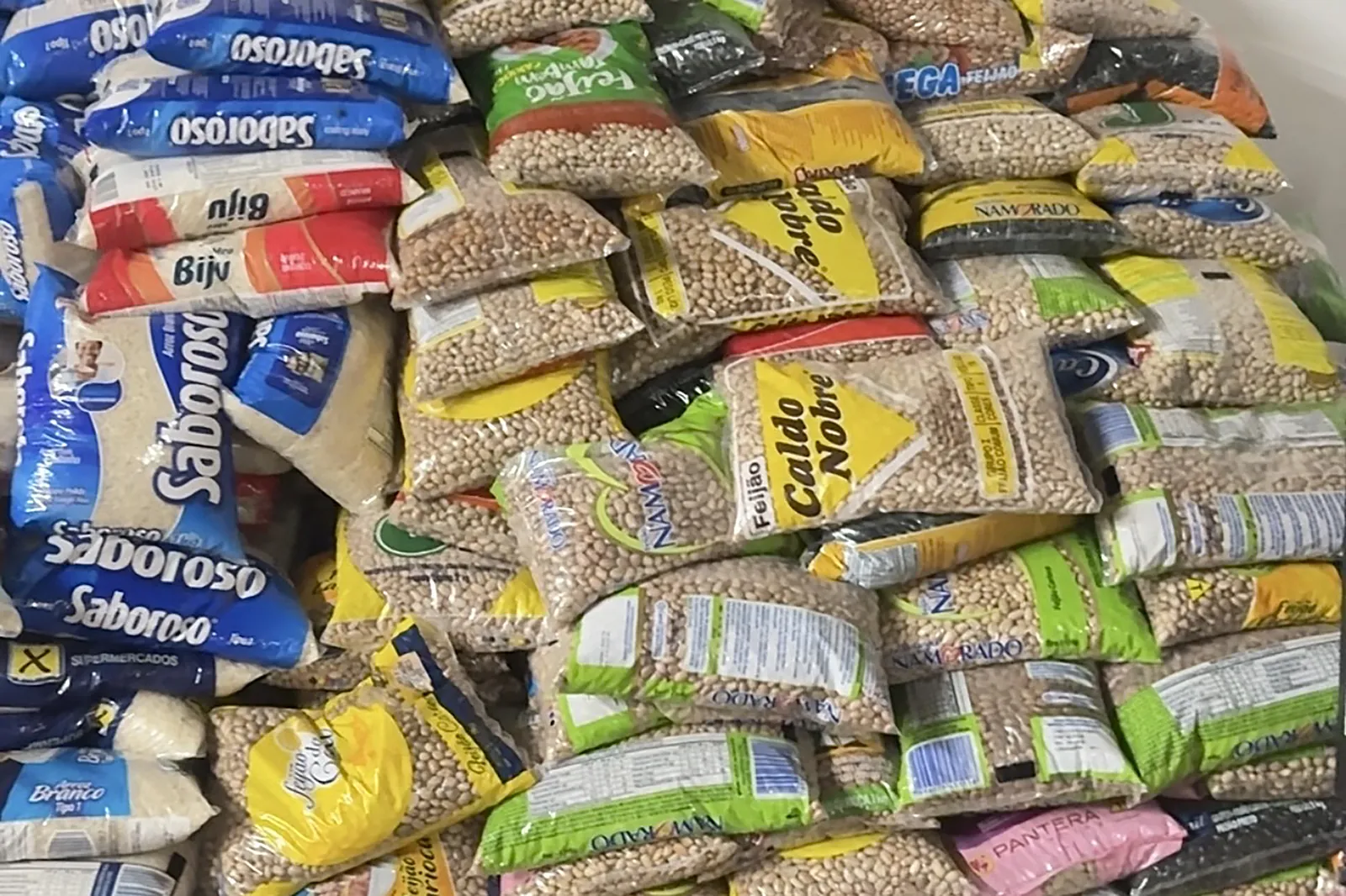 Doações de alimentos arrecadadas pelo Hub Social ENIAC.